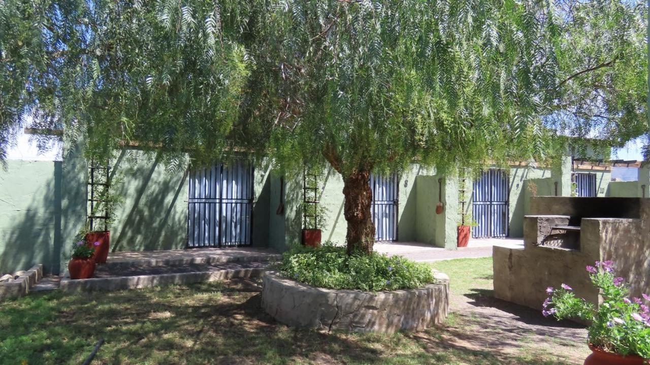 Die Windpomp Gastehuis Beaufort West Bagian luar foto
